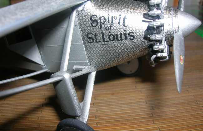 Maquette plastique - 1 48 Spirit of St. Louis : : Jeux et Jouets