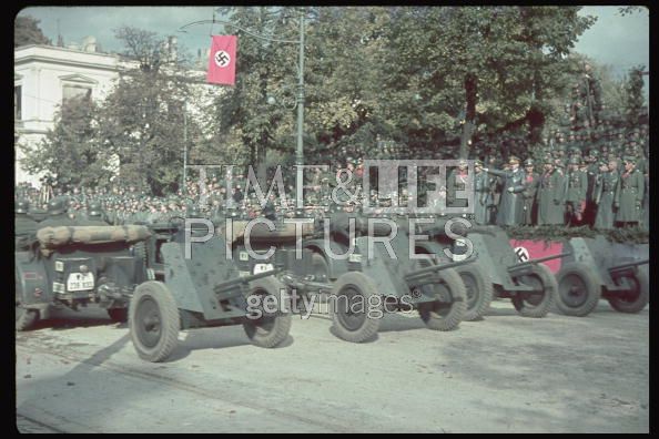 German_parade_in_Warsaw_1939_5_.jpg