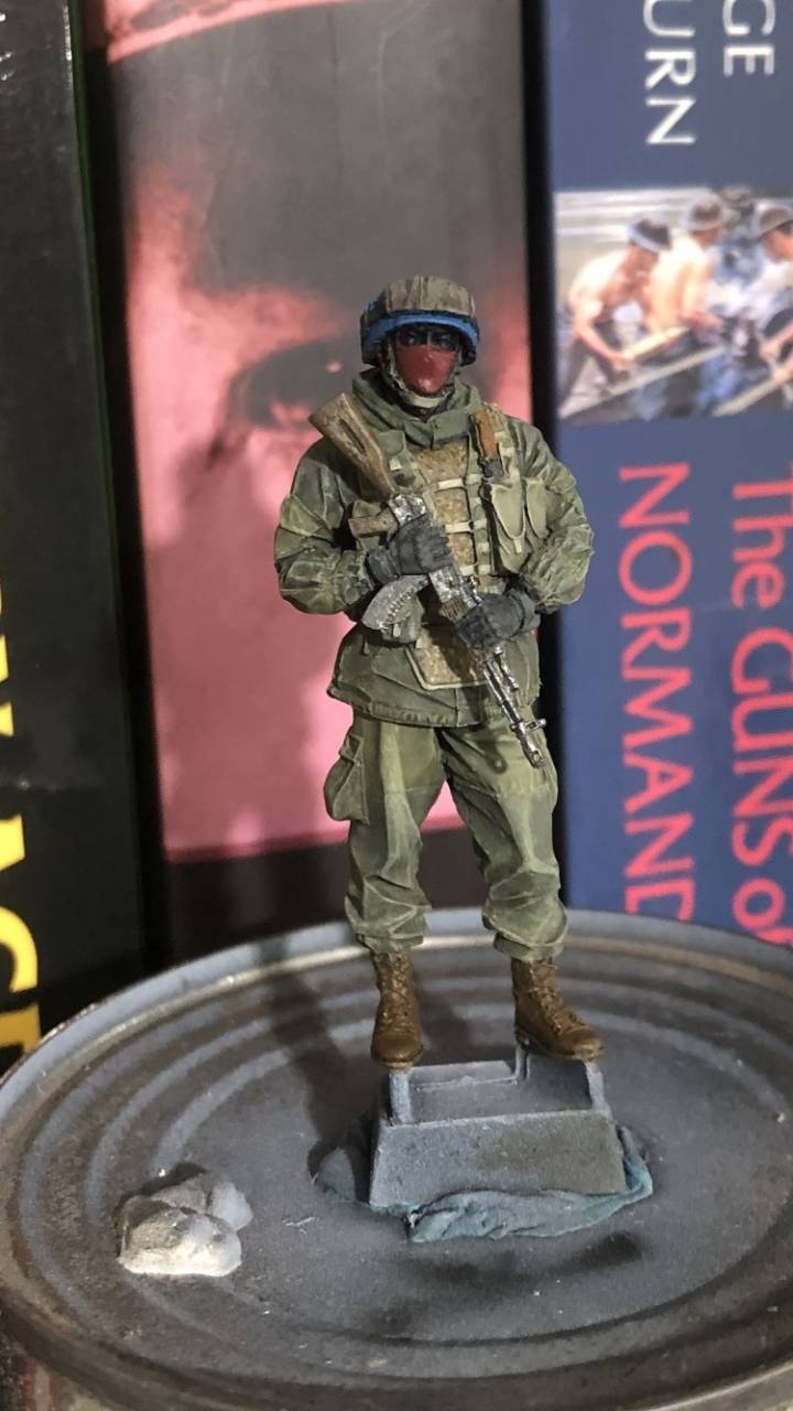 Painted Figure Russian Soldier /w Dog Modern War 1:35 Scale built and  Painted by Professional Skills 